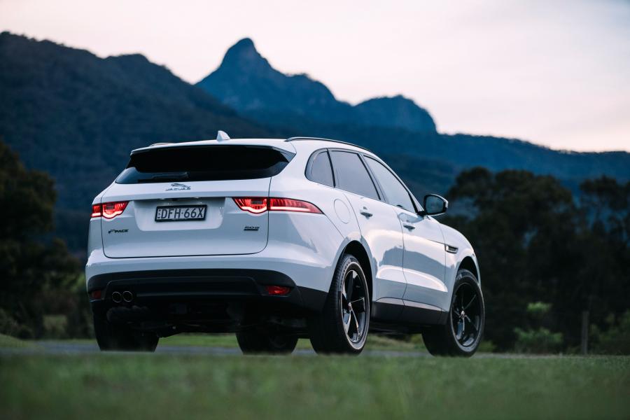  Jaguar F-Pace 20d AWD Prestige 2016 года  (AU) (фото 10 из 21)